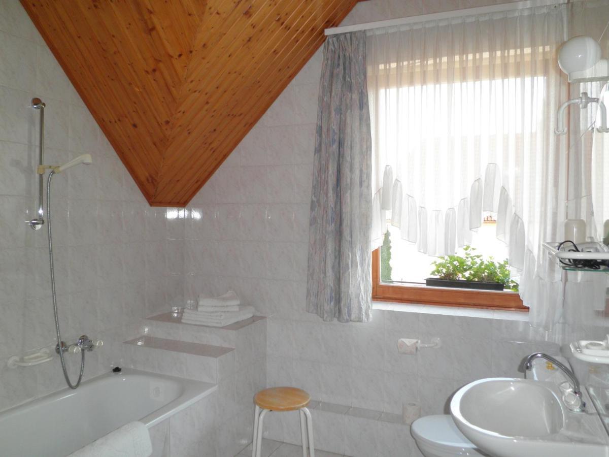 Gruendner Vendeghaz Bed & Breakfast Сиофок Екстериор снимка